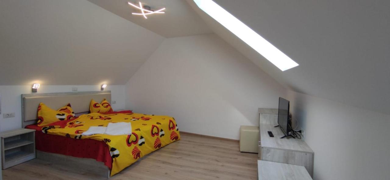 Calypso Rooms Făgăraş Εξωτερικό φωτογραφία