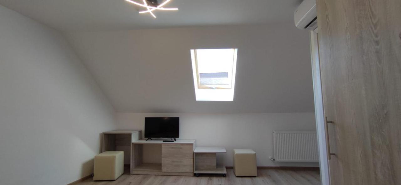 Calypso Rooms Făgăraş Εξωτερικό φωτογραφία