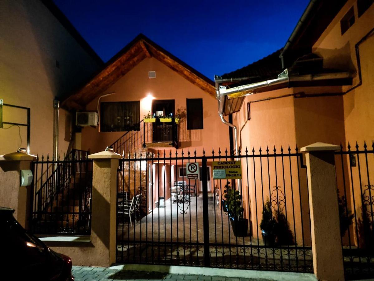 Calypso Rooms Făgăraş Εξωτερικό φωτογραφία