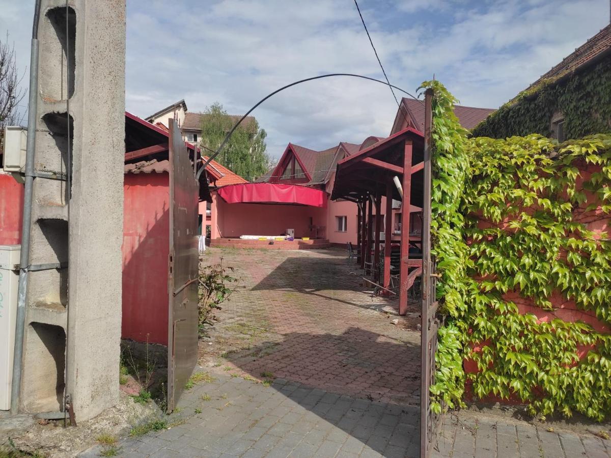 Calypso Rooms Făgăraş Εξωτερικό φωτογραφία