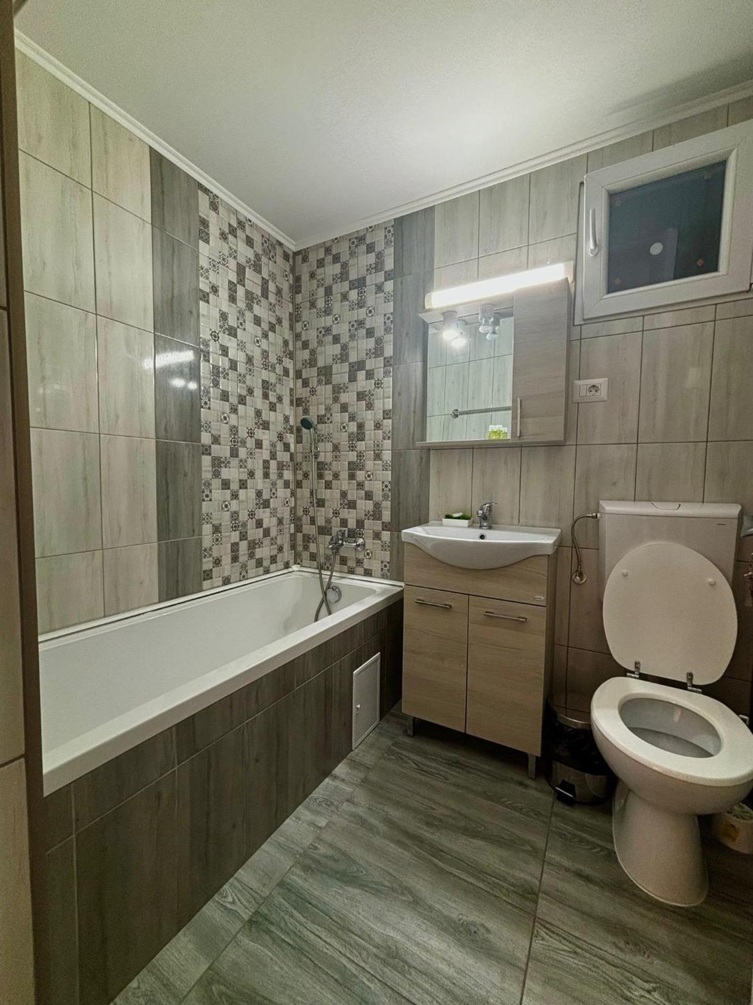 Calypso Rooms Făgăraş Εξωτερικό φωτογραφία