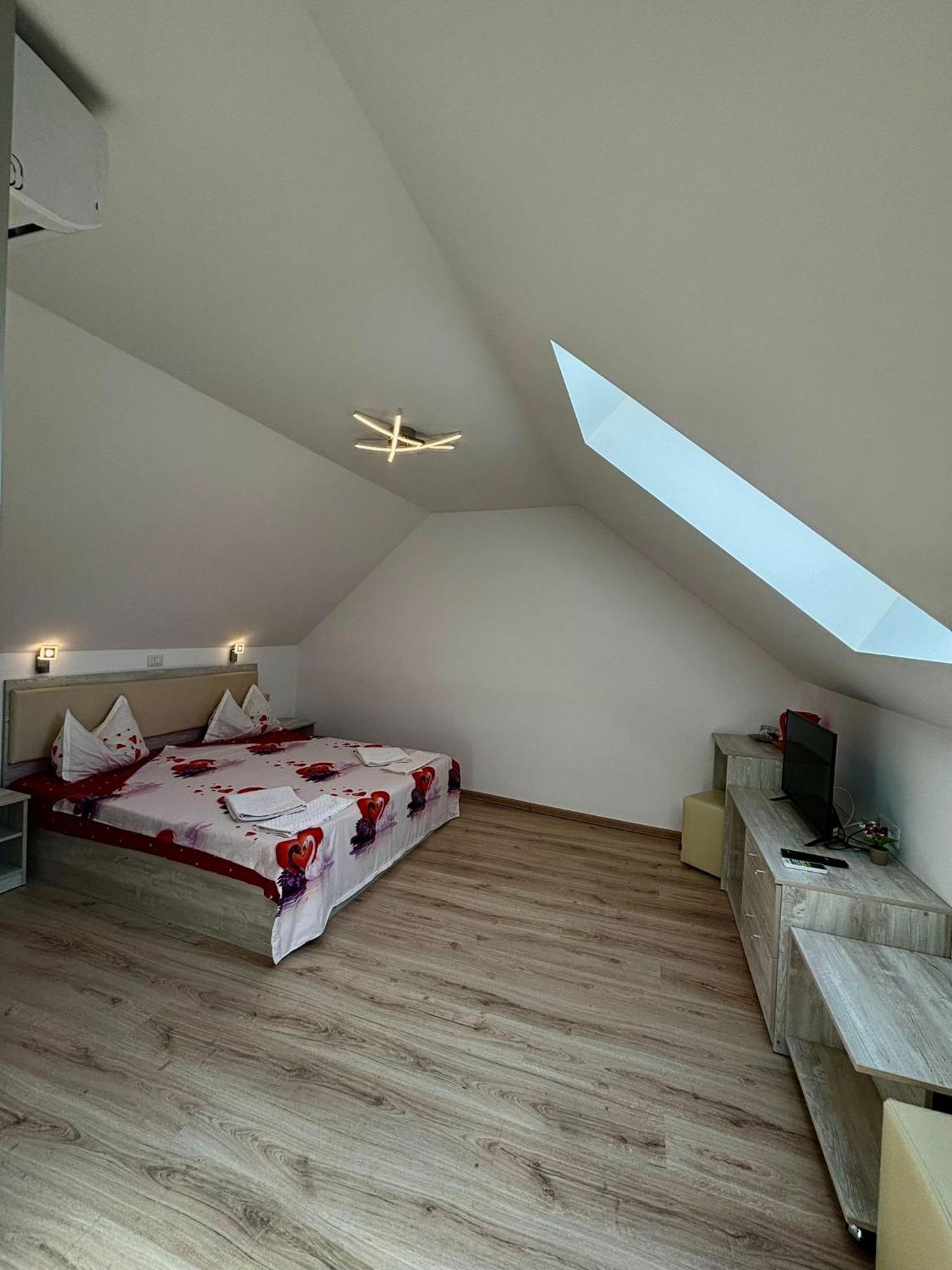 Calypso Rooms Făgăraş Εξωτερικό φωτογραφία
