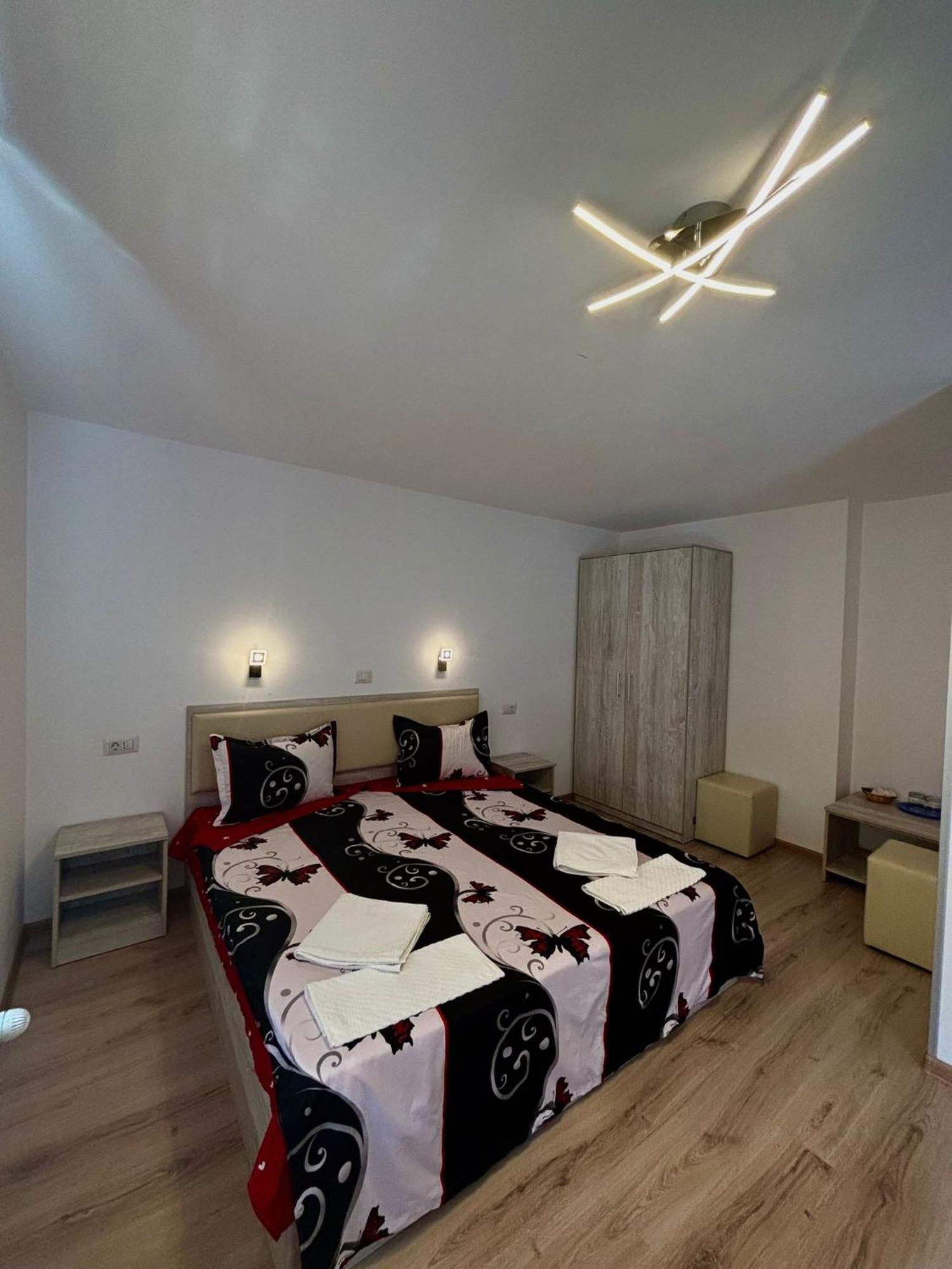 Calypso Rooms Făgăraş Εξωτερικό φωτογραφία
